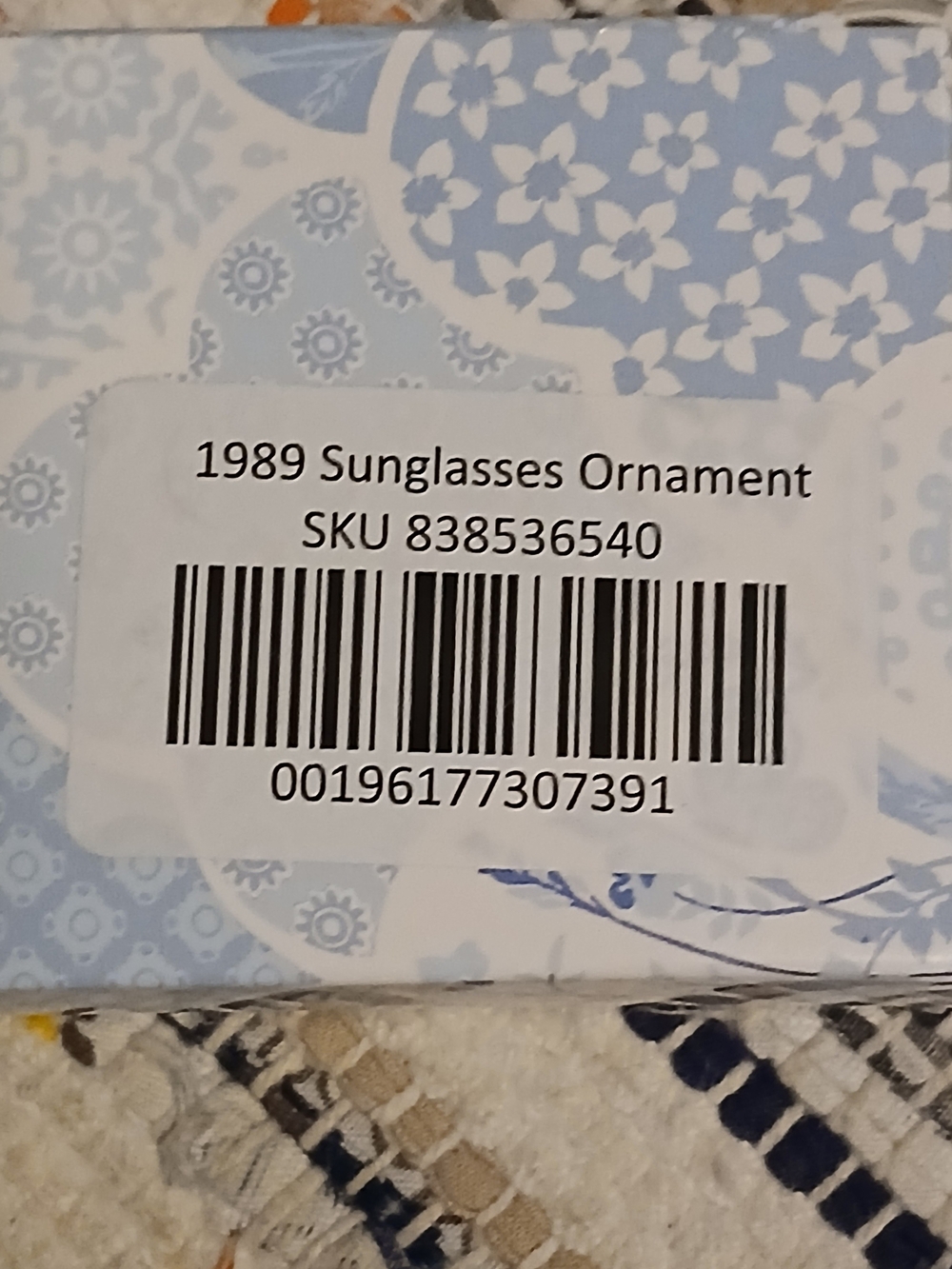 Official Taylor Swift 1989 (Taylor's Version) Sunglasses Ornament - Picture 4 of 4